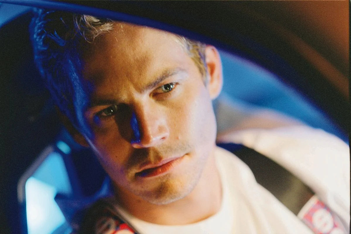 Image du film 2 Fast 2 Furious avec Brian O'Conner au volant de sa Nissan Skyline 