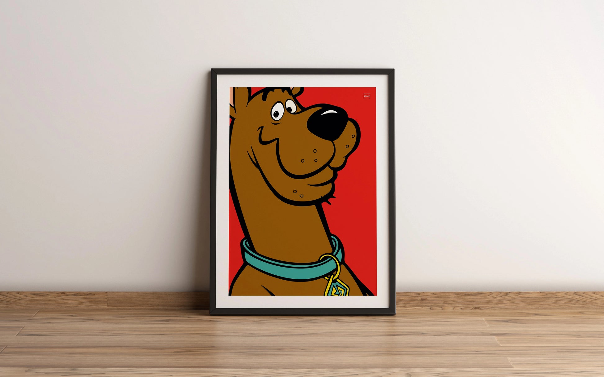 Affiche colorée du chien Scooby-Doo sur fond rouge par Orcaz Designs.