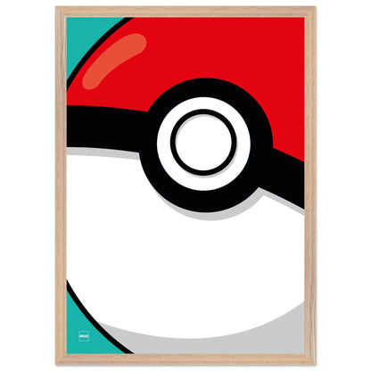 Poster d'une Poké Ball en gros plan avec encadrement en bois.