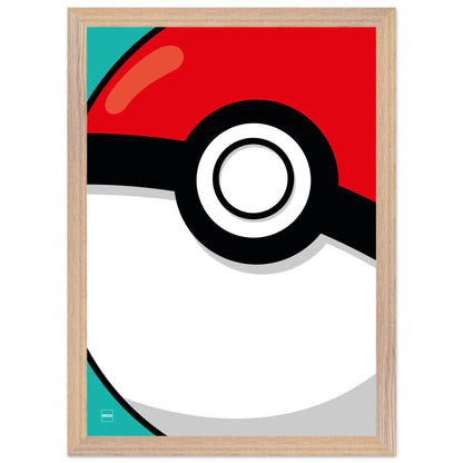 Poster d'une Poké Ball en gros plan avec encadrement en bois.
