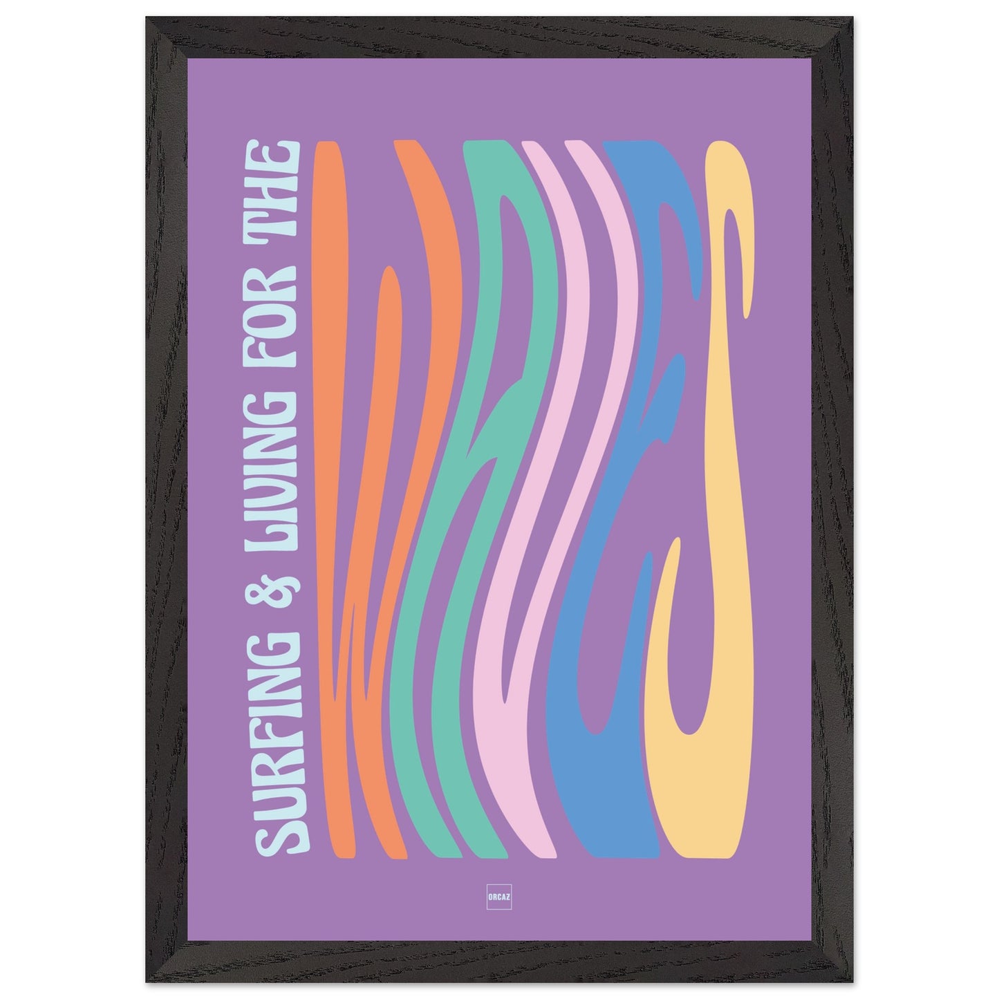 Affiche encadrée typographique sur le thème du surf avec des couleurs pastels.