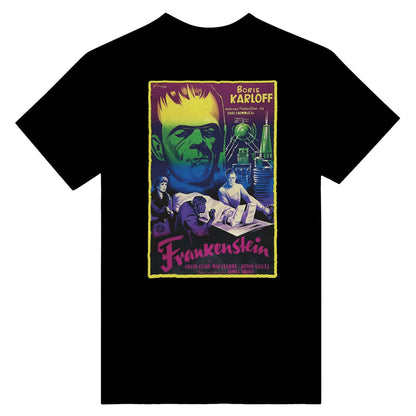 Notre tshirt noir imprimé dans le dos du design de l'affiche originale du film Frankenstein de Boris Karloff sorti en 1931, et basé sur le roman d'épouvante de 1818 de Mary Shelley